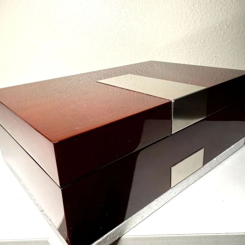 Bey-Berk Lacquered Walnut 8 Slot Watch Box Solid Wood Display Case